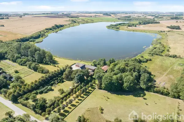 Landejendom på Lundvej 4, 8960 Randers SØ