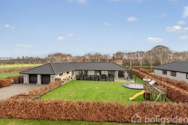 Villa på Vardegårdvej 1, 6800 Varde