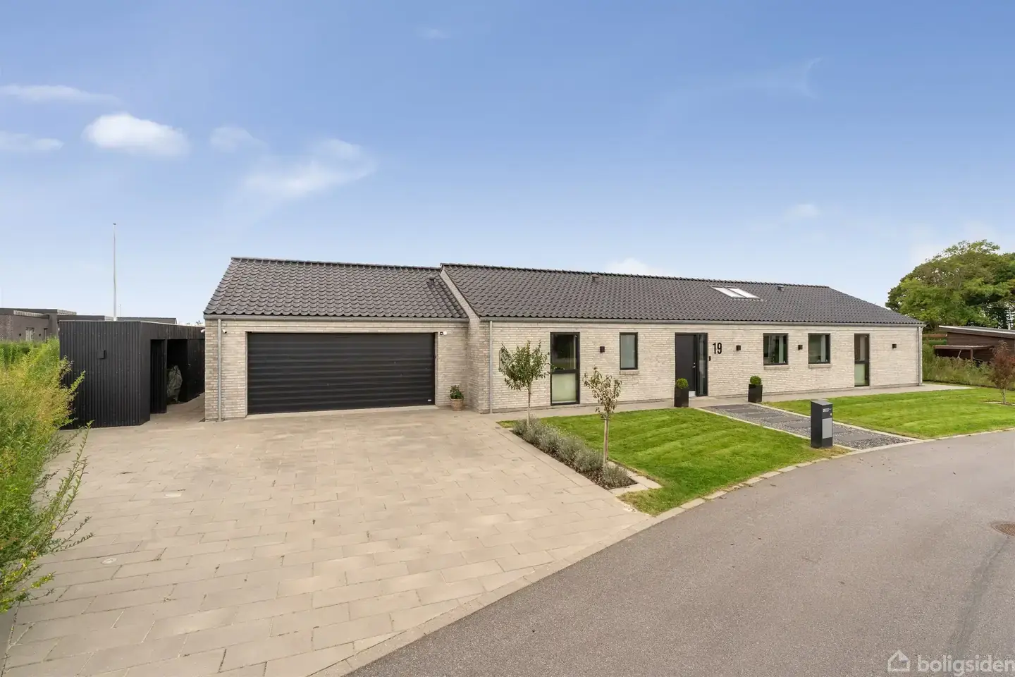 Moderne og gennemtænkt familiebolig på 209 m² + 59 m² dobbelt garage fra 2021