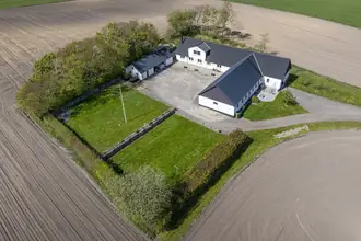 Landejendom på Ålborggårdvej 53, 9750 Østervrå