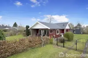 Fritidsbolig på Pøt Strandby 77, 7130 Juelsminde