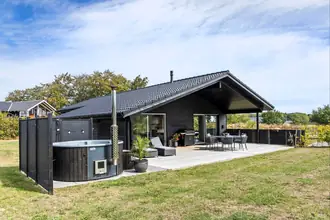 Fritidshus på Bøgevej 4, Øer, 8400 Ebeltoft