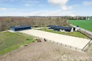 Landejendom på Fuglslevvej 12, 8400 Ebeltoft