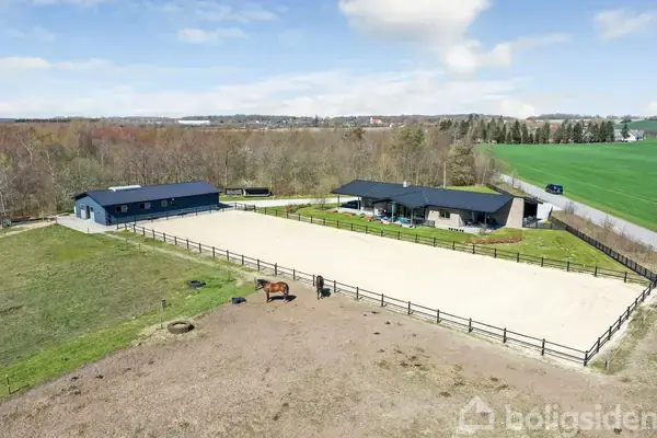 Landejendom på Fuglslevvej 12, 8400 Ebeltoft