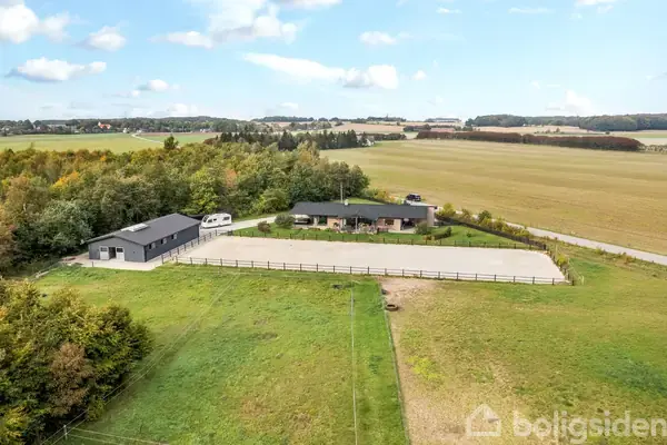 Landejendom på Fuglslevvej 12, 8400 Ebeltoft