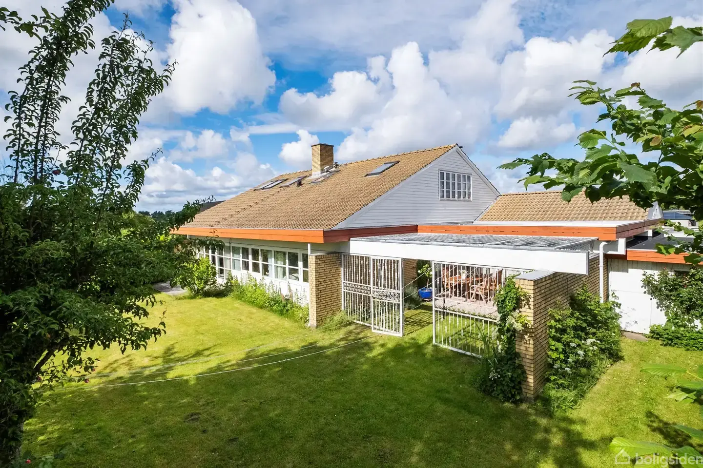 Stor Villa i Hillerøds Charmerende Pip-kvarter
