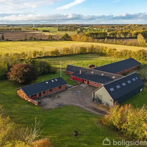 Landejendom på Brohusvej 4, 7490 Aulum