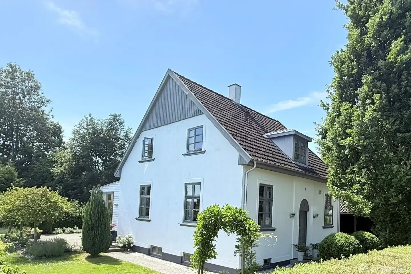 Villa på Skovbrynet 1, 8732 Hovedgård