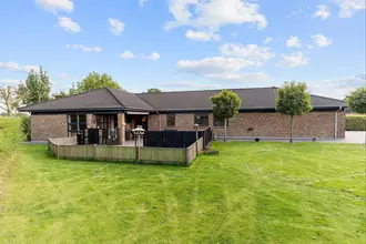 Villa på V. G. Andersens Vej 3, 8983 Gjerlev J