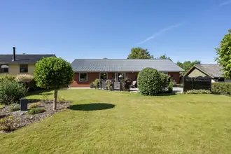 Villa på Holmgaardsvej 22, Holmgård, 8990 Fårup