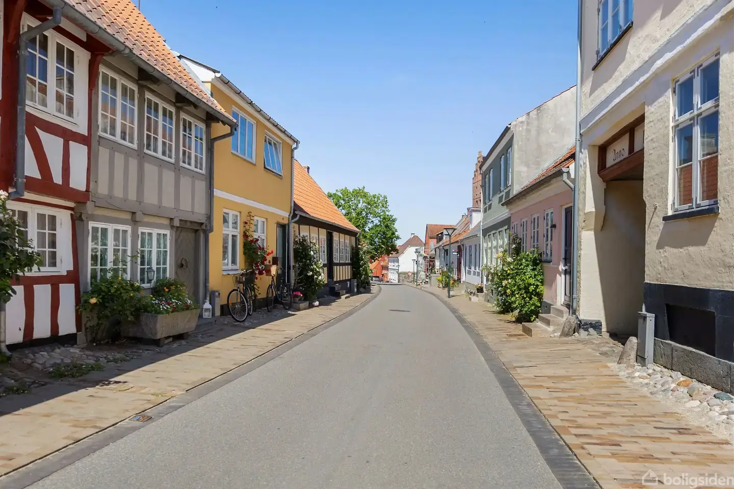 Nyistandsat lejlighed med sjæl i Middelfarts gamle bydel - Visning 2