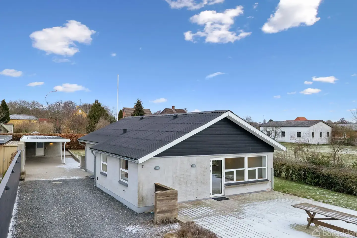 VILLA I NATURSKØNNE OMGIVELSER I GODT LOKALSAMFUND