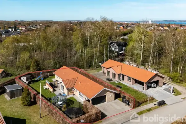 Villa på Regnbuen 28, 4300 Holbæk