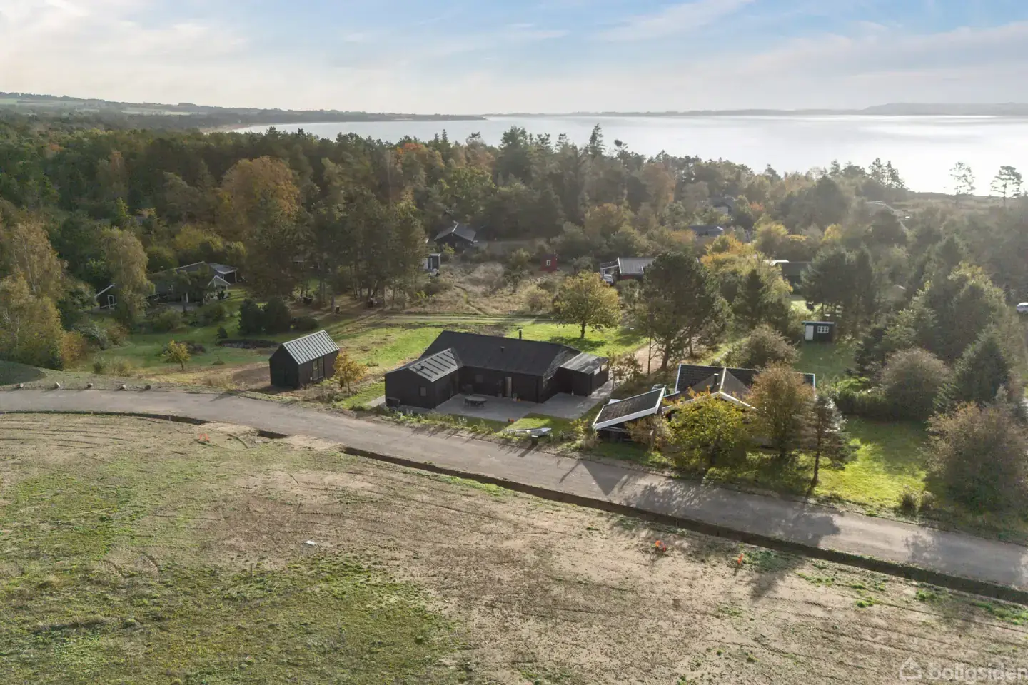 Nybygget kvalitetssommerhus fra 2025 – høj komfort, gennemtænkt indretning og attraktiv udlejningscase - Widok 5