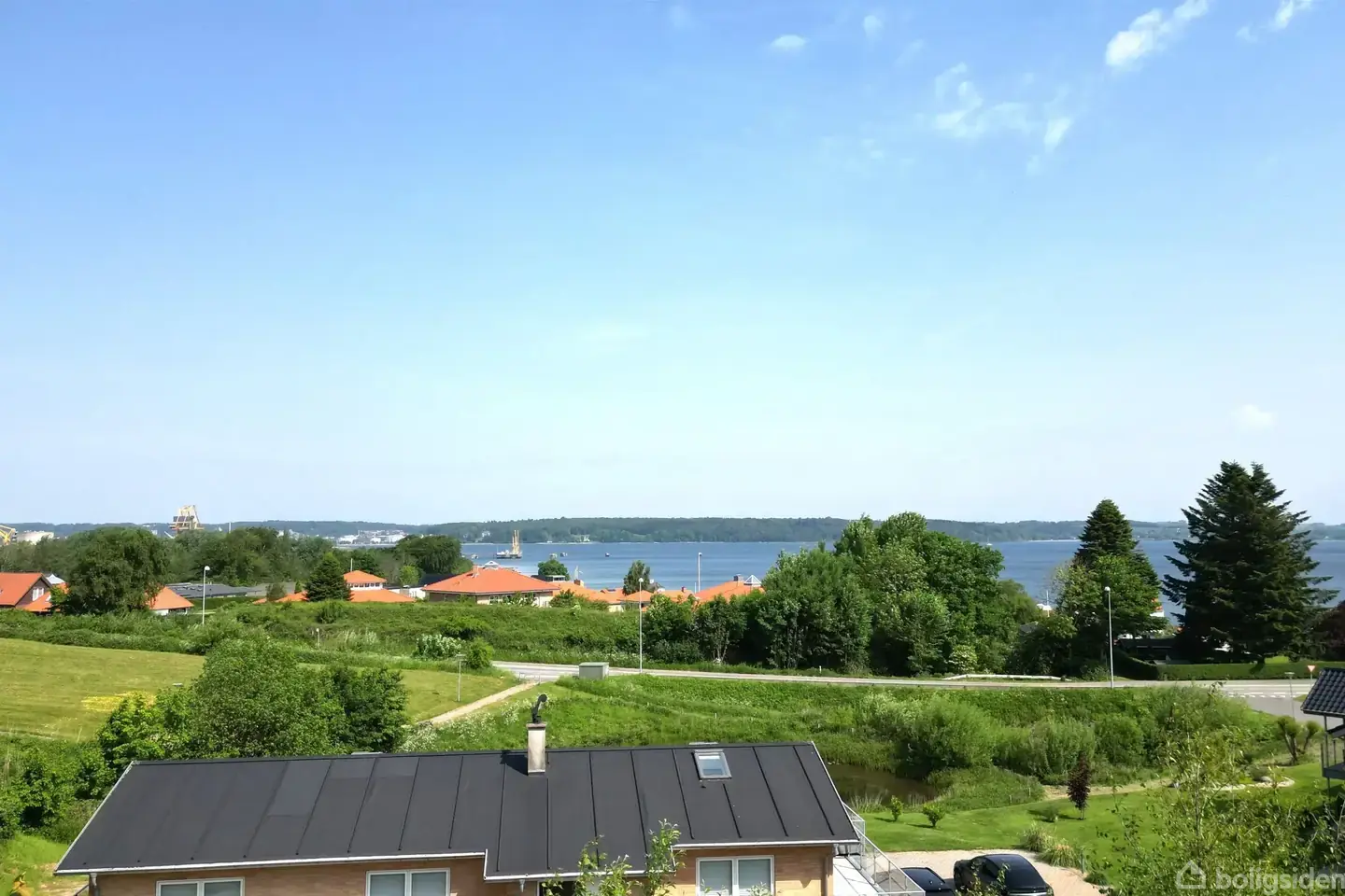 Skrånende udsigtsgrund i attraktive Hostrupskov - Visning 2