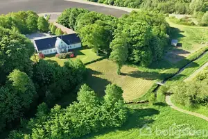 Landejendom på Blegvadbrovej 10, 8990 Fårup