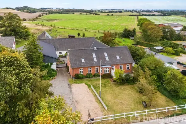 Landejendom på Høve Bygade 6, 4550 Asnæs