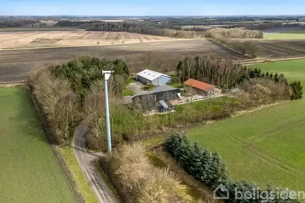 Landejendom på Uglkærvej 2, 7500 Holstebro
