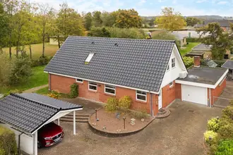 Villa på Solvangs Alle 14, Ølsted, 8723 Løsning