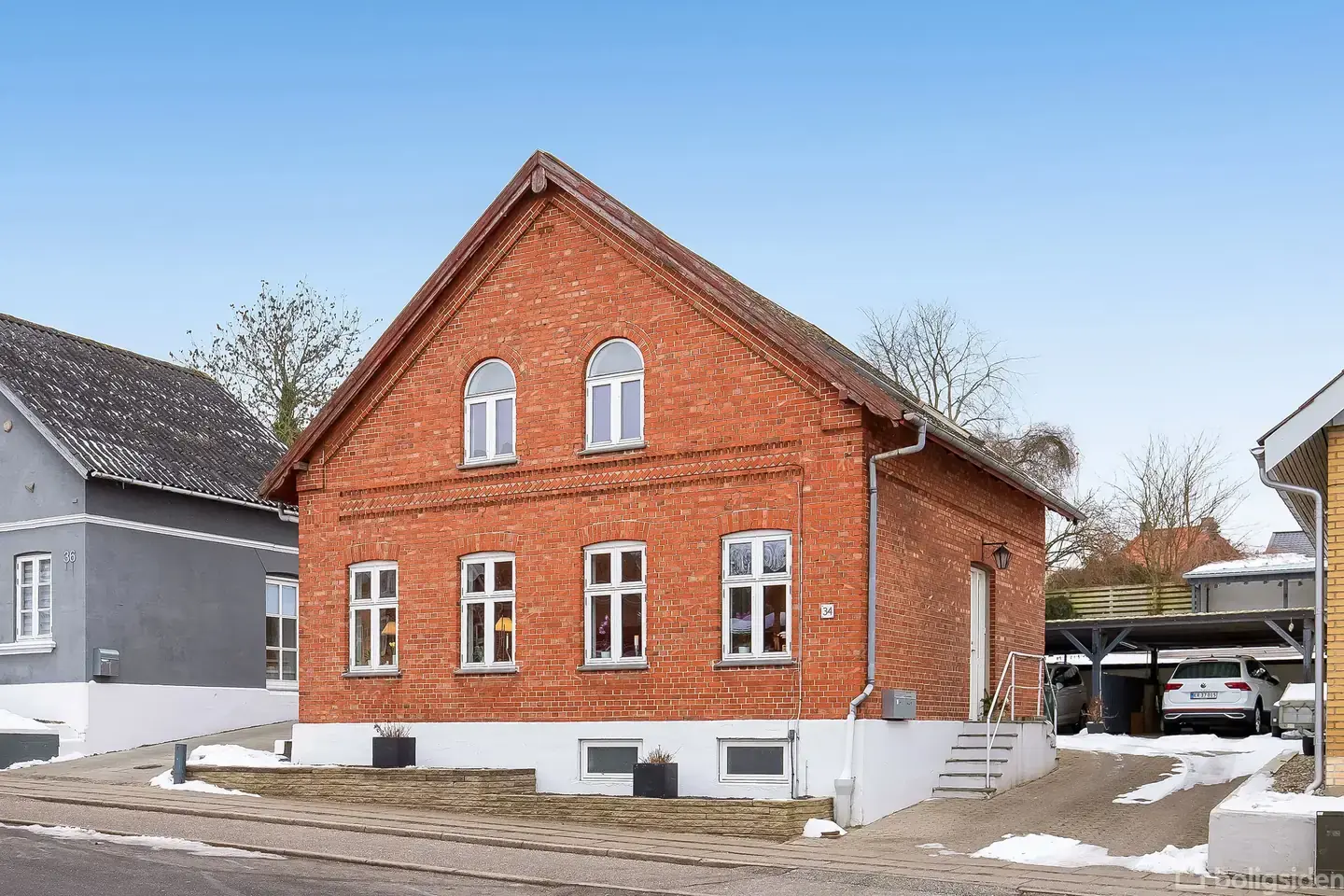 Indflytningsklar 2 værelses stuelejlighed på 85 m2.