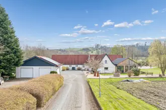 Landejendom på Skamlingvejen 113, 6091 Bjert