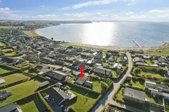 Fritidshus på Svalevej 1, Følle Strand, 8410 Rønde