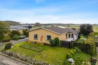 Villa på Schmidtsvej 5, Farstrup, 9240 Nibe