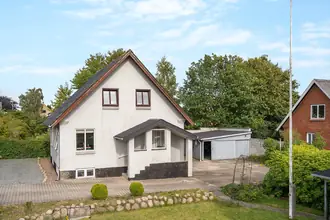 Villa på Myhlenbergvej 27, 9510 Arden