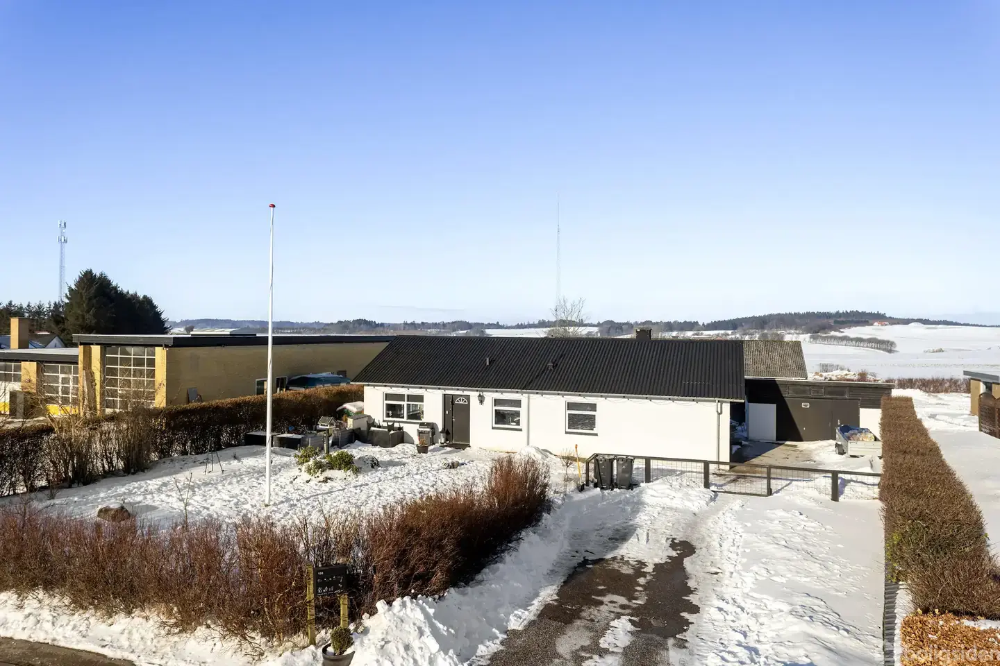 Velholdt villa i hyggelige Gærum med god plads til familielivet