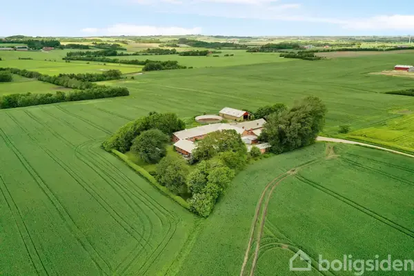 Landejendom på Efterskolevej 13, 7950 Erslev