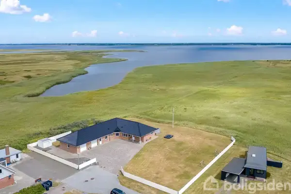 Villa på Hjelmevej 10, 6990 Ulfborg
