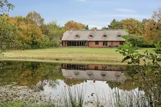 Landejendom på Bredvigvej 10, Ørre, 7400 Herning