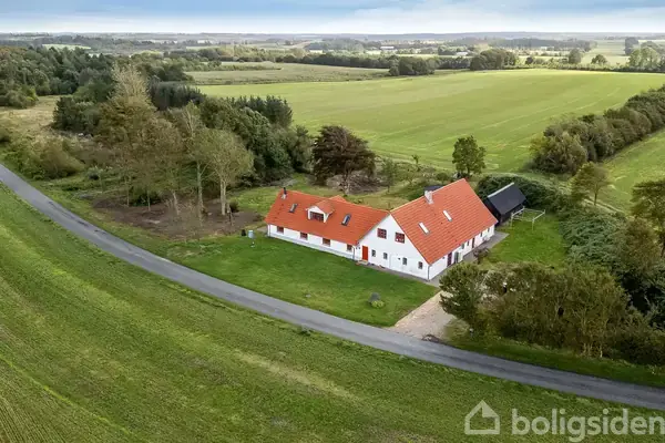 Landejendom på Lystlundvej 6, 7500 Holstebro