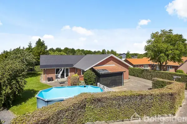 Villa på Bakkevej 22, 8723 Løsning
