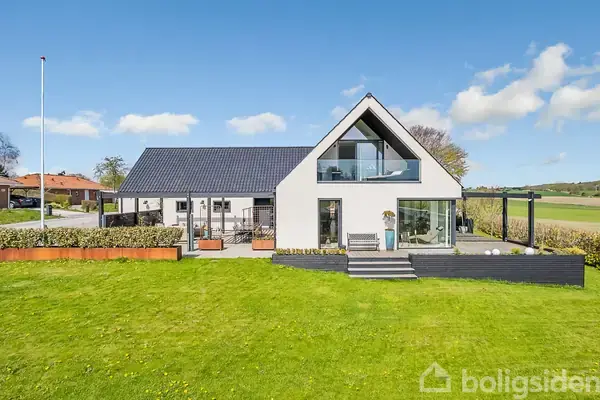 Villa på Stokbrovej 139, 8520 Lystrup