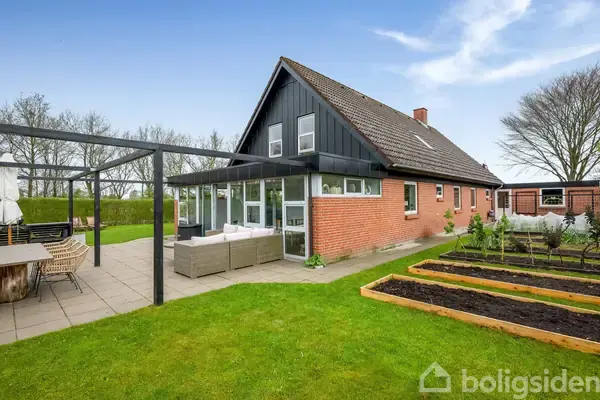 Villa på Tujavej 18, 7500 Holstebro