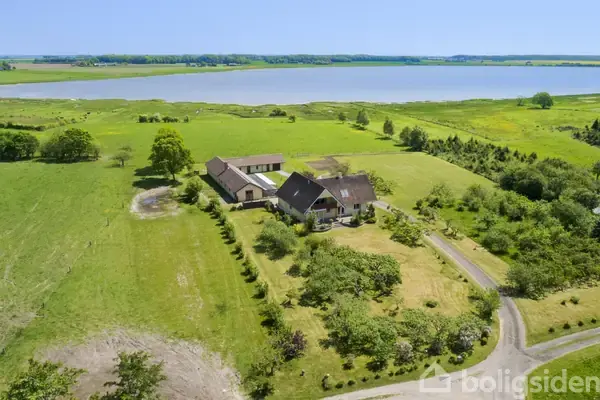 Landejendom på Alrøvej 205, 8300 Odder