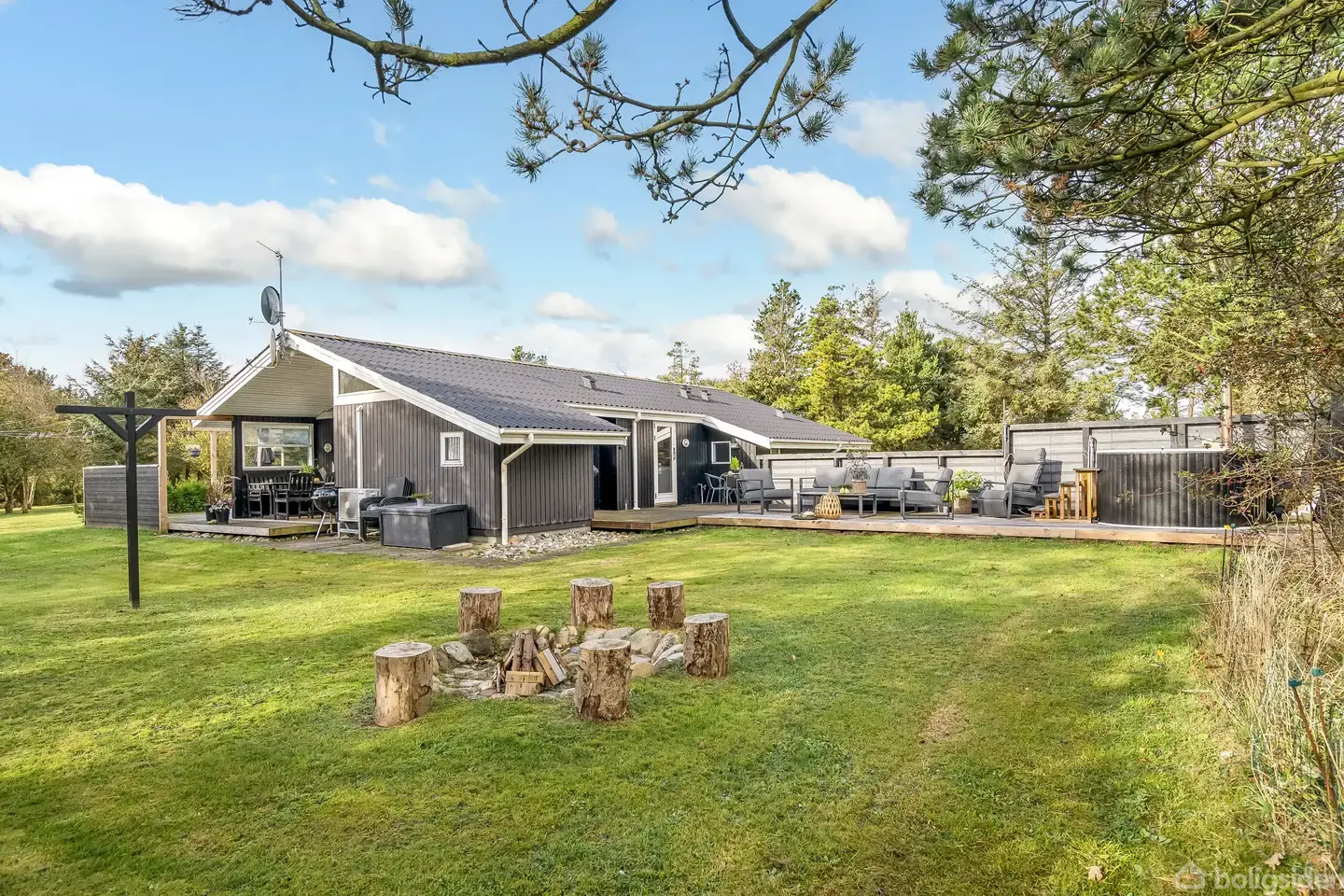 CHARMERENDE, VELHOLDT OG IDYLLISK SOMMERHUS I NATURSKØNNE OMGIVELSER! - View 2