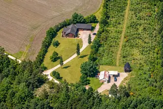 Villa på Brohusvej 6+8, Vind, 7500