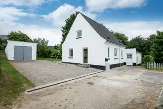 Villa på Kirkestien 5, 9830 Tårs