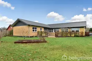 Villa på Skovvænget 4, 7323 Give