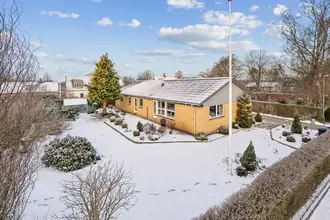 Villa på Thiesensvej 13, Foldby, 8382 Hinnerup