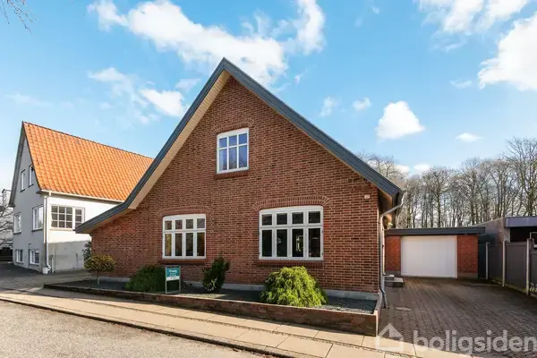 Villa på Tværgade 12, 7323 Give