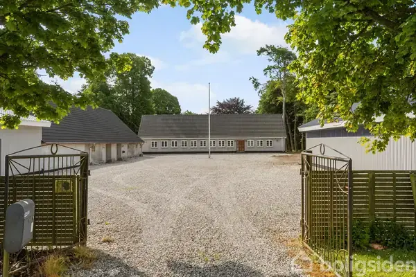 Landejendom på Hollerupvej 20, 8870 Langå