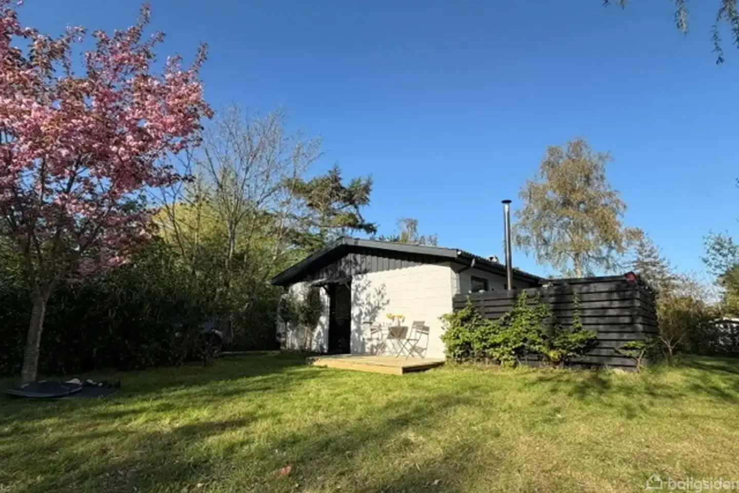 Fælles lækker nyåbnet swimmingpool - hop i her - eller i det skønne hav - View 3