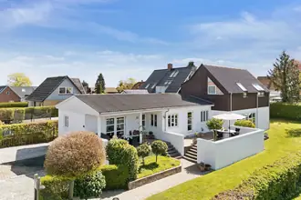 Villa på Hasselø Strandvej 11, Hasselø Pl, 4800 Nykøbing F