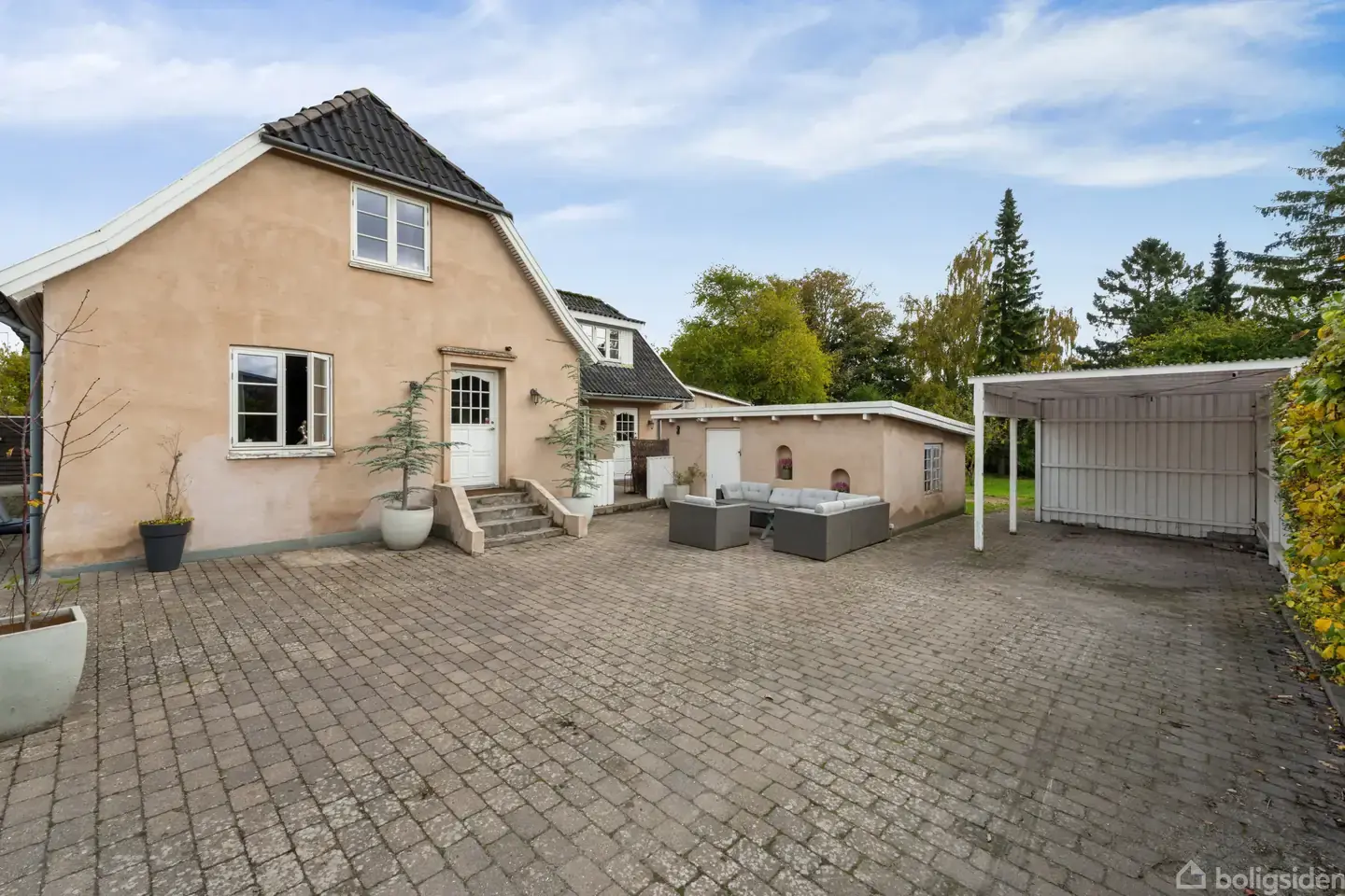 Villa på Karlslunde Landevej 17, 2690 Karlslunde