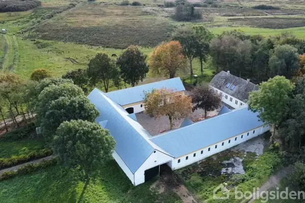 Landejendom på Rævkærvej 21, 9640 Farsø