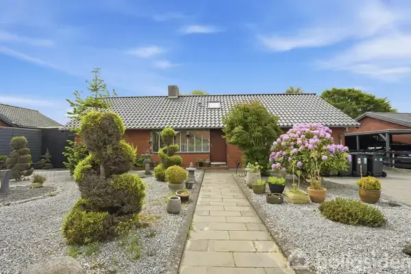 Villa på Niels Lønnes Vej 6, 6715 Esbjerg N