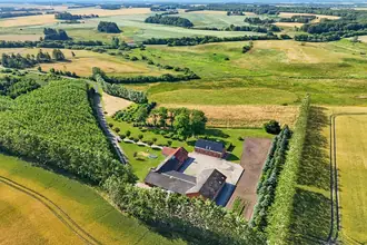 Landejendom på Ny Vestergårdsvej 45, Ålstrup, 9700 Brønderslev